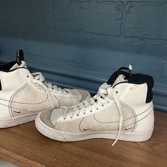 Rush Maroon Nike Blazer Mid 77 SE. Size 4.5 Youth. - Picture 5 of 6